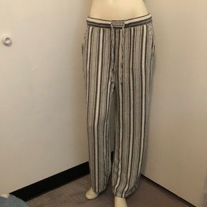 comfortable all cotton hobo pants, that are in great condition, blk/wht/med
